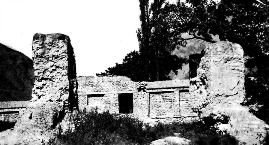 Ruins of House of Bahá’u’lláh in Tákur